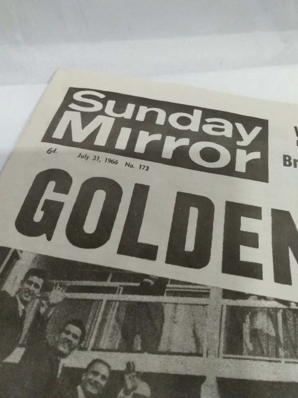 lot 824 news paper July 31st 1966 golden boys England team coming home ( possible replica) - Image 3