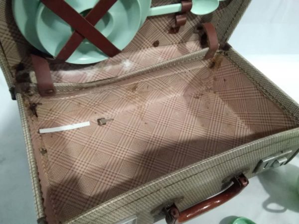 lot 825 picnic set - Image 3