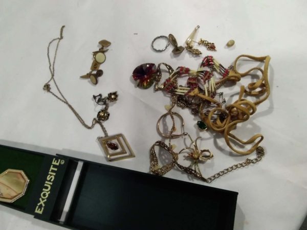 lot 833 costume jewellery - Image 7