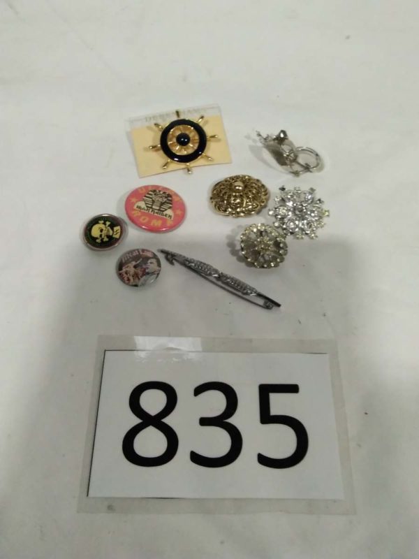 lot 835 brooches, badges, scarf clip - Image 2