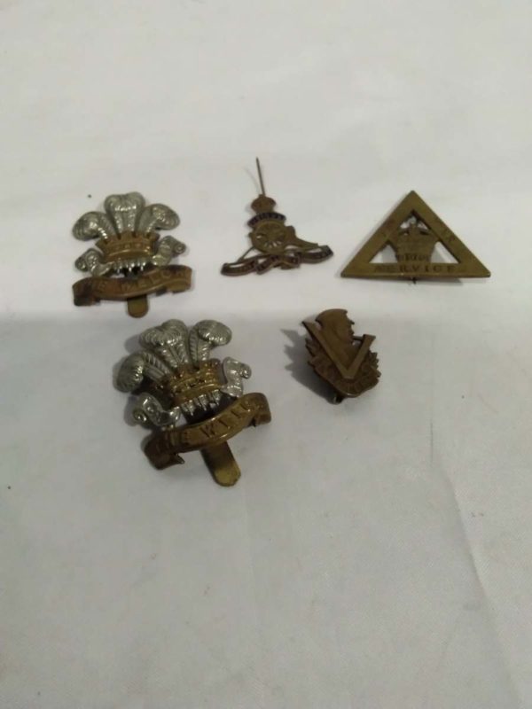 lot 844 collection of WW1 & WW2 badges