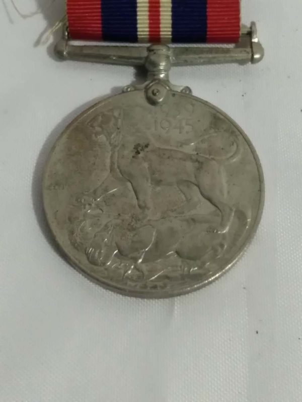 lot 847 collection of 3 WW2 medals - Image 6