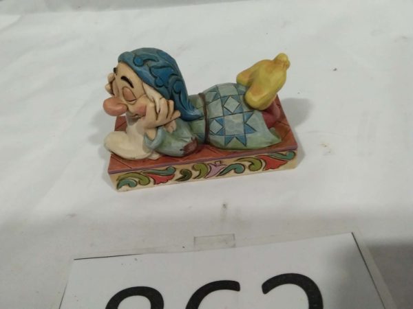 lot 862 Enesco Disney Figure – sleepy