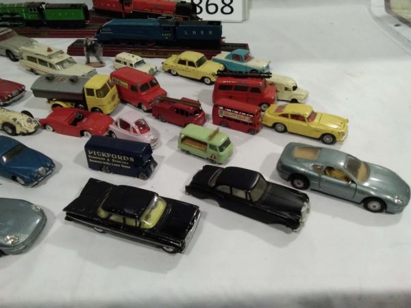 lot 868 vintage diecast model cars inc Corgi - Image 2