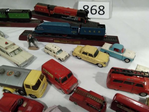 lot 868 vintage diecast model cars inc Corgi - Image 10