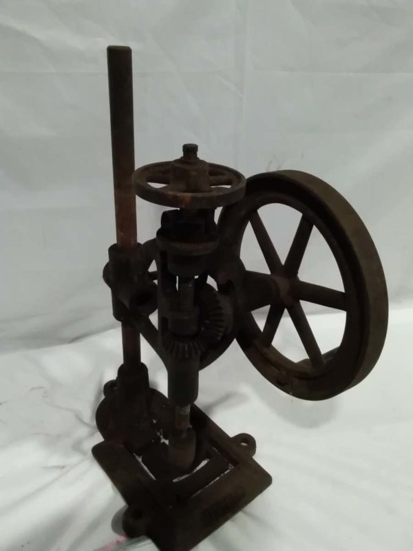 lot 870 vintage Union hand cranked Pillar Drill - Image 3