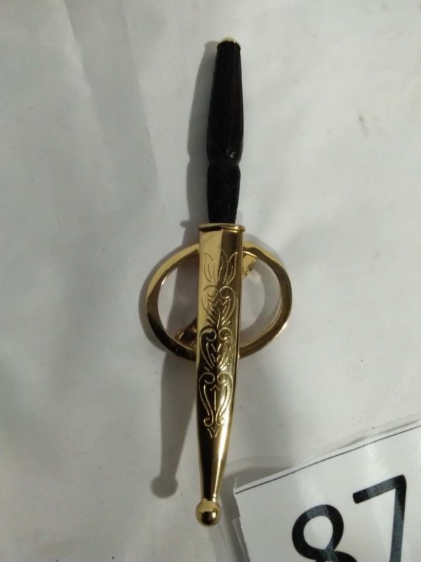 lot 875 Hair dagger ( reproduction)