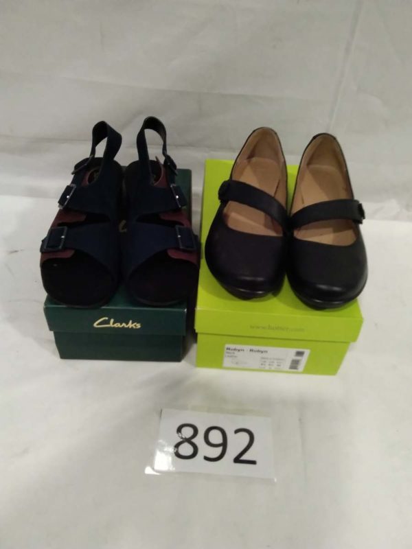 lot 892 2 pairs of Hotter & clarks shoes size 6 1/2 (unused )