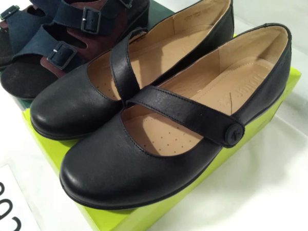 lot 892 2 pairs of Hotter & clarks shoes size 6 1/2 (unused ) - Image 4