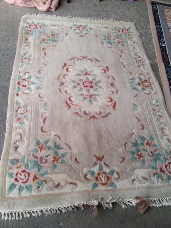 lot 901 2 floor rugs ( measurements in pictures) - Image 2