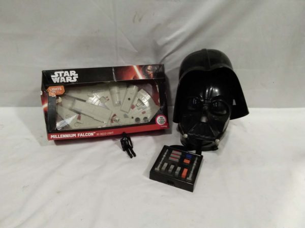 lot 904 Star Wars items inc face mask ,  1977 Darth Vader figure