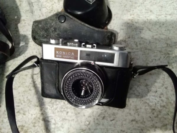 lot 907 vintage cameras - Image 2