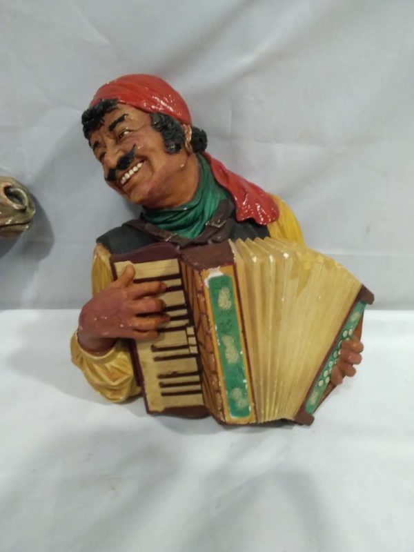 lot 917 2x vintage Bosson’s Chalk ware figures - Image 7