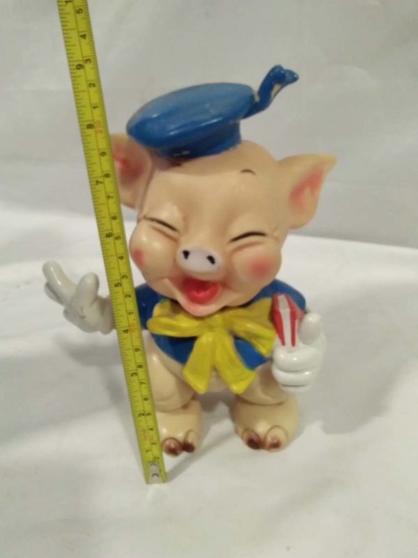 lot 918 Walt Disney plastic 1960’s part of the three little pigs ( with moveable head) - Image 5