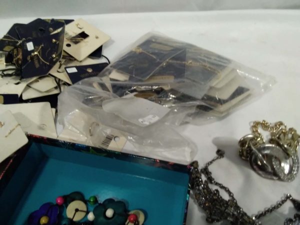 lot 920 quantity of Moon stone carded jewellery & costume jewellery - Image 3