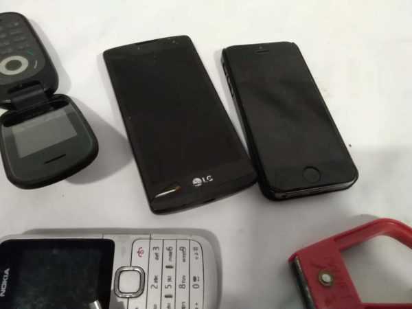 lot 921 mobile phones - Image 4