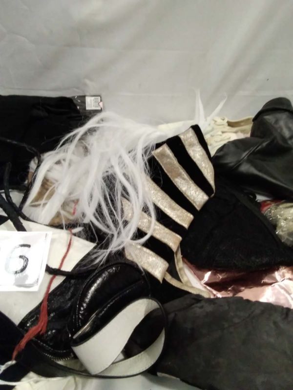 lot 926 fancy dress items including Elvis, Grease etc. - Image 8