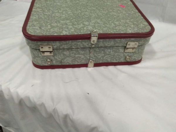 lot 929 vintage picnic hamper/case with contents - Image 3