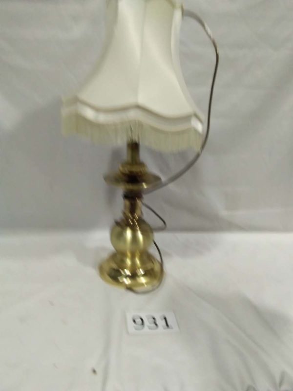 lot 931 table lamp - Image 2