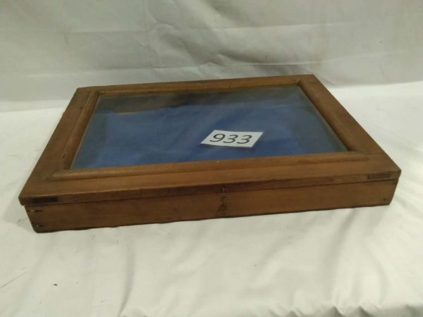 lot 933 table top display cabinet approx size 24″ x 17″ x 3″ - Image 3