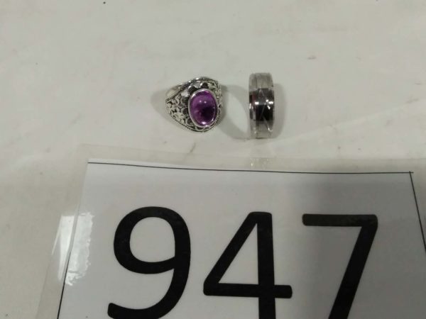 lot 947 1x patterned stainless steel band & Dress ring with Purple stone