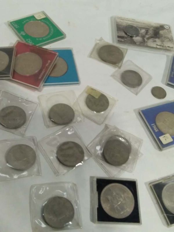 lot 951 quantity of commemorative coins - Image 5