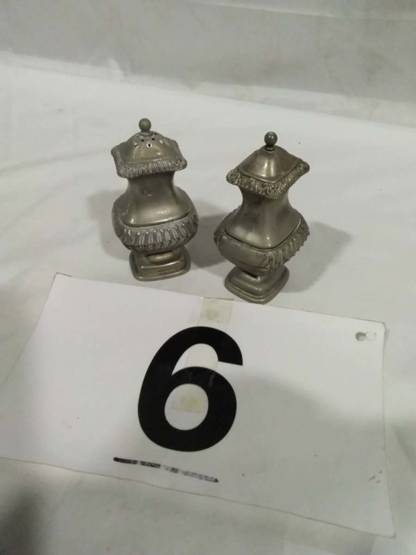 lot 006 silver plated salt & pepper pots made in England - Image 2