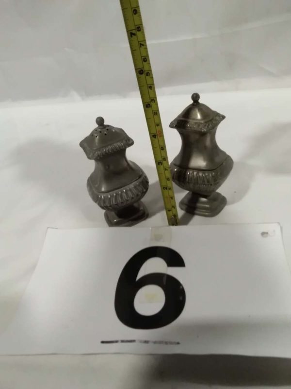 lot 006 silver plated salt & pepper pots made in England - Image 3