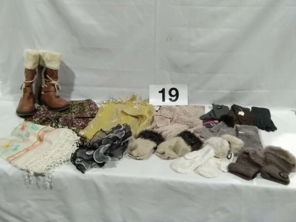 lot 019 scarves, gloves, sheep-skin boots size 6 (unused)