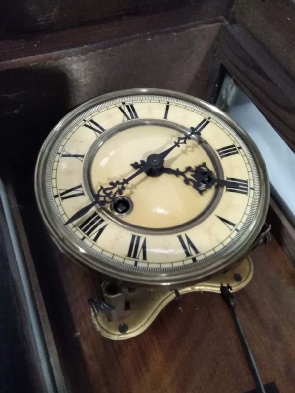 lot 029 wooden cased wall clock with key - Image 3