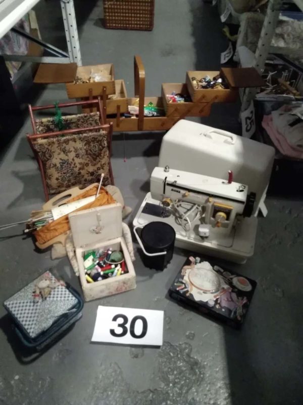 lot 030 sewing machine, sewing boxes & accessories