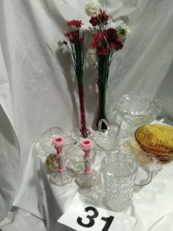 lot 031 assorted vintage glass items - Image 2