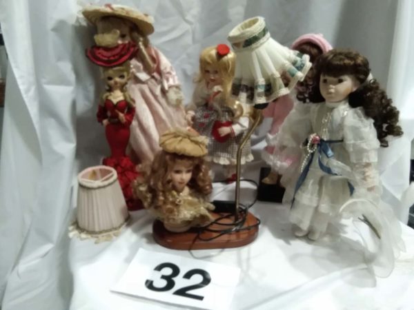 lot 032 vintage dolls & doll lamp