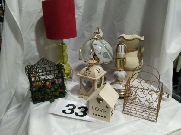 lot 033 lamps, metal candle holders, pottery vase