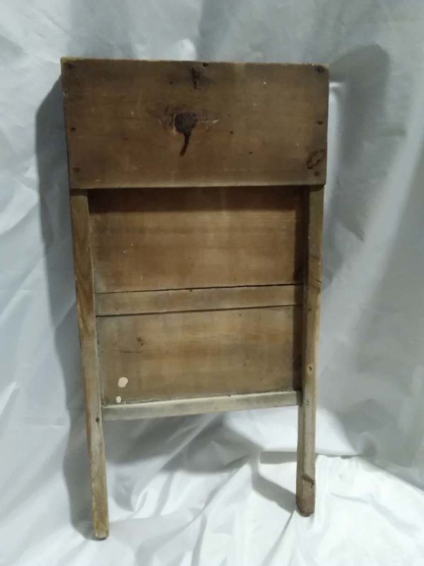 lot 034 vintage washboard & a picnic basket - Image 3