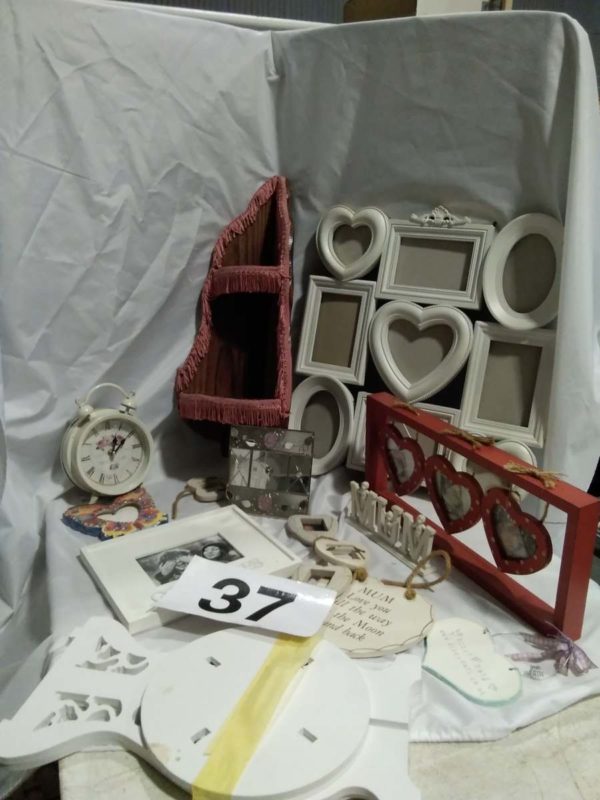 lot 037 kitch corner shelf, photo frames, clocks