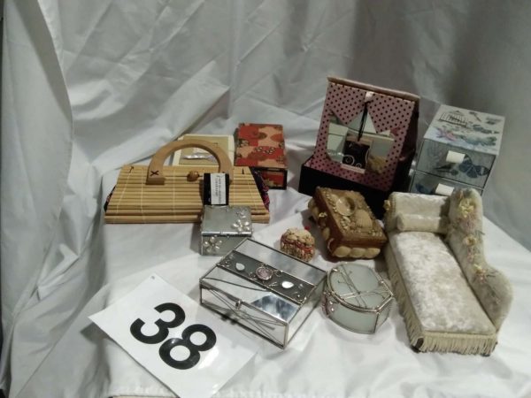 lot 038 jewellery boxes