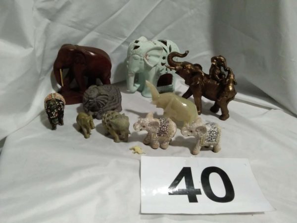 lot 040 Elephant ornaments