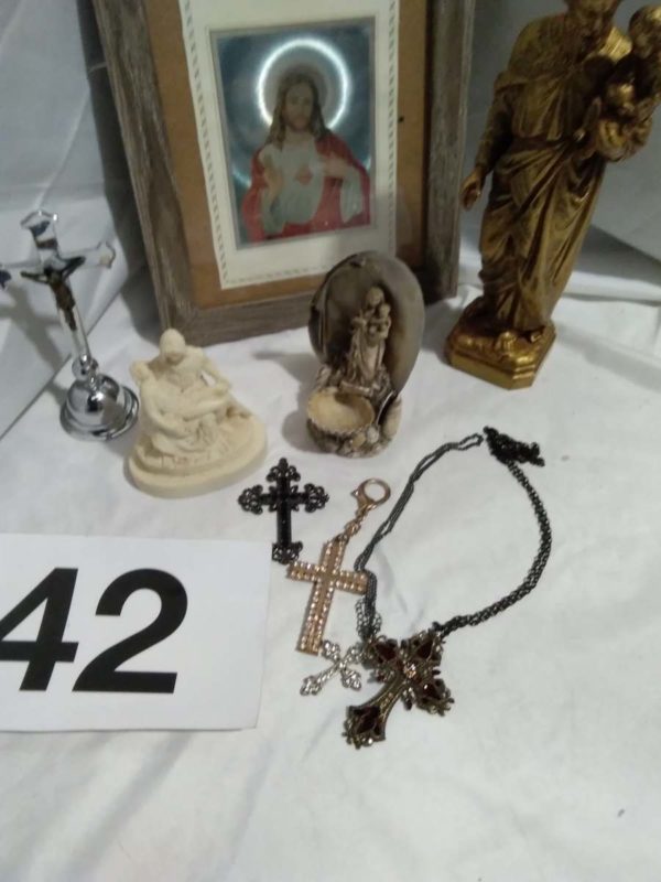 lot 042 religious items  inc necklaces - Image 5