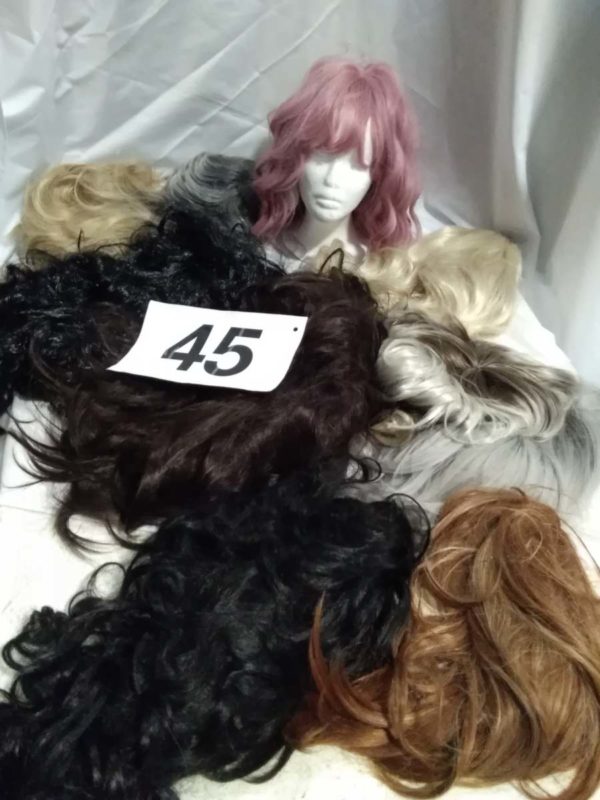 lot 045 assorted wigs