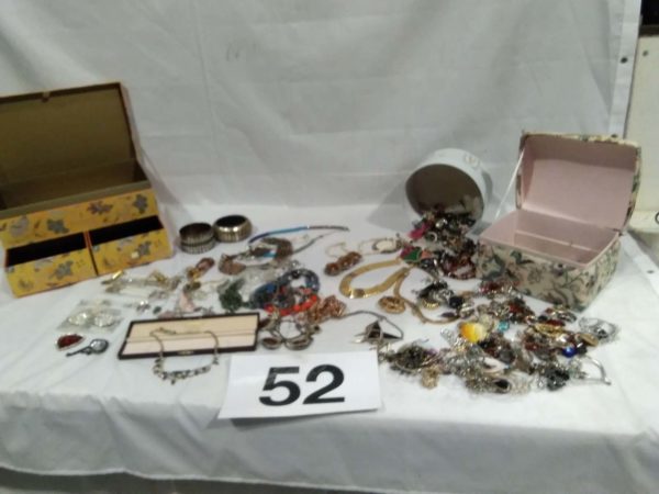 lot 052 assorted costume jewellery - Image 2