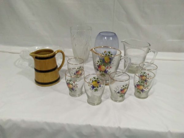 lot 059 retro lemonade jug & glasses plus other glass ware