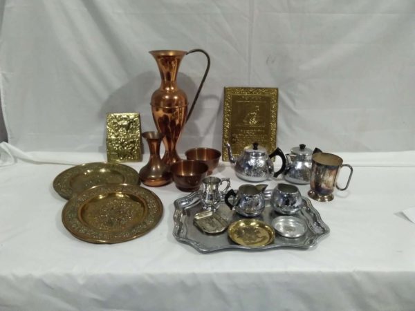 lot 061 assorted metal ware