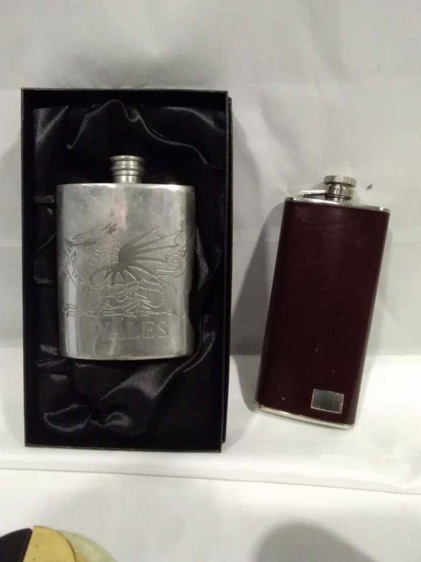 lot 063 2 hip flasks & 2 lighters - Image 3