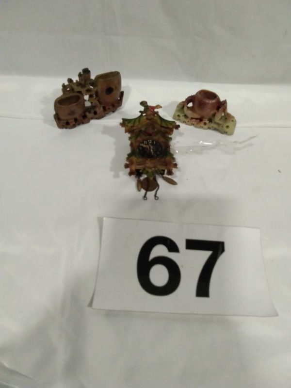 lot 067 wind up cuckoo clock with key, 2 chinese soapstone carvings - Image 2