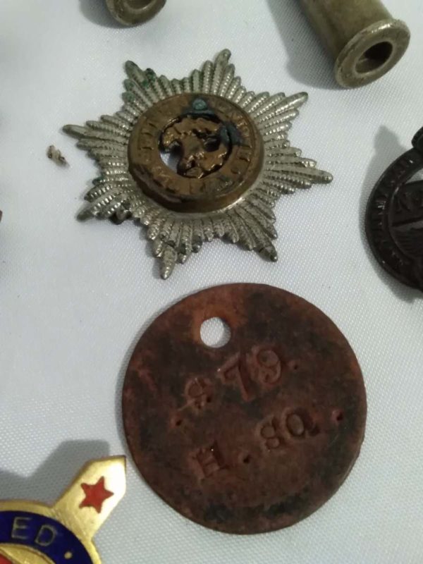 lot 070 military badges inc English, Welsh, Naafi regiment, 3x shells, - Image 7