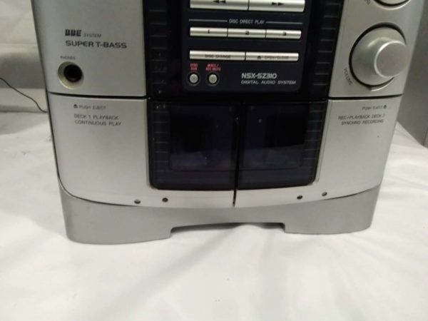 lot 083 Aiwa hi-fi system - Image 4