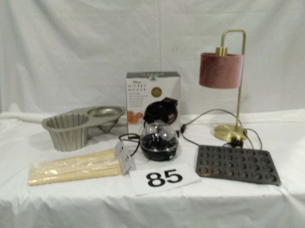 lot 085 Mickey Mouse Waffle maker ( sealed box),cupcake cake tin, egg cooker( as new), lamp - Image 2