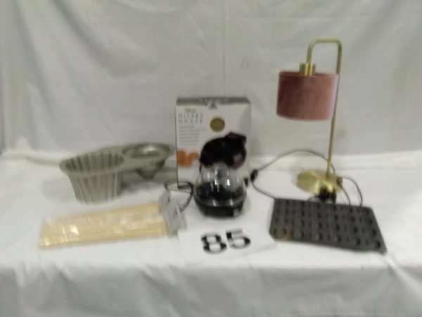 lot 085 Mickey Mouse Waffle maker ( sealed box),cupcake cake tin, egg cooker( as new), lamp