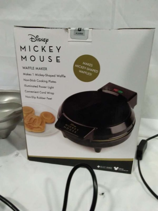 lot 085 Mickey Mouse Waffle maker ( sealed box),cupcake cake tin, egg cooker( as new), lamp - Image 4